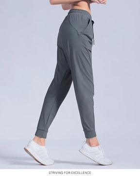 Calça Feminina Jogger com Bolsos