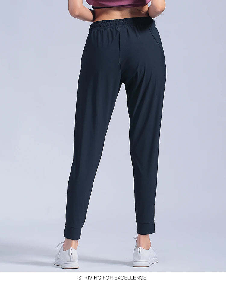 Calça Feminina Jogger com Bolsos