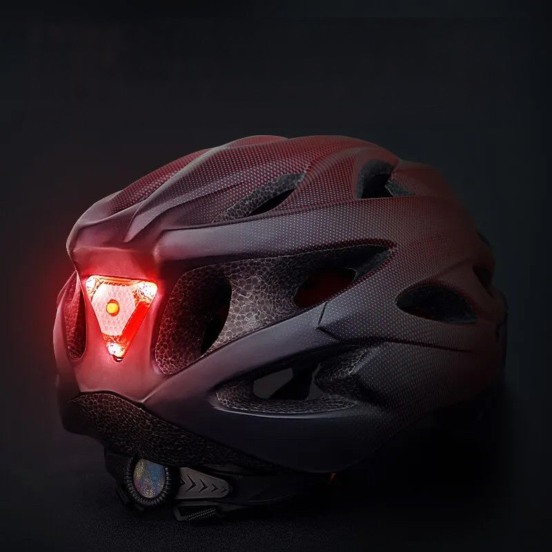 Capacete para Ciclista com Luz Traseira LED